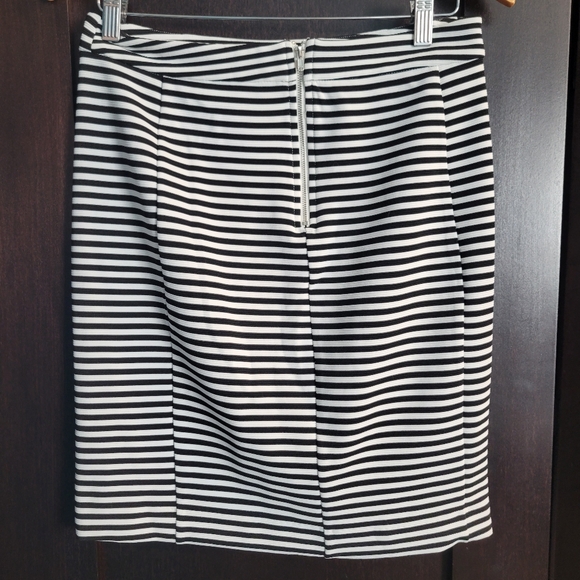 Skirt - Picture 2 of 2